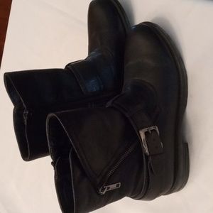 Bear Traps black ankle boots